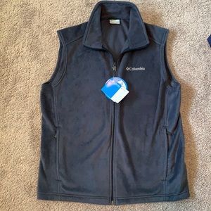 Men’s Columbia fleece vest. New!!